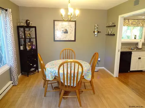 13 Spruce Ct, Delmar, NY 12054 photo 3