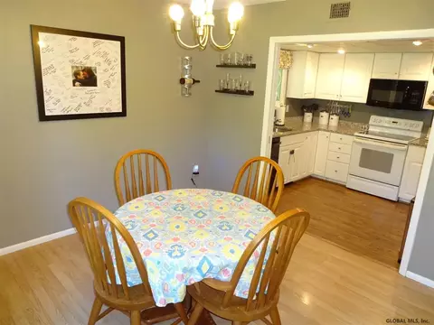 13 Spruce Ct, Delmar, NY 12054 photo 10