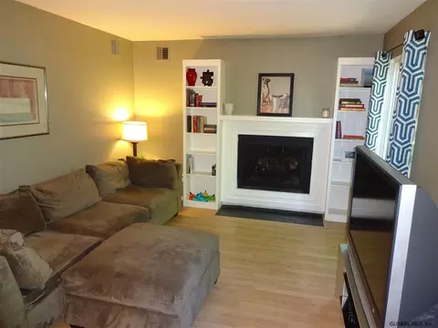 13 Spruce Ct, Delmar, NY 12054 photo 6