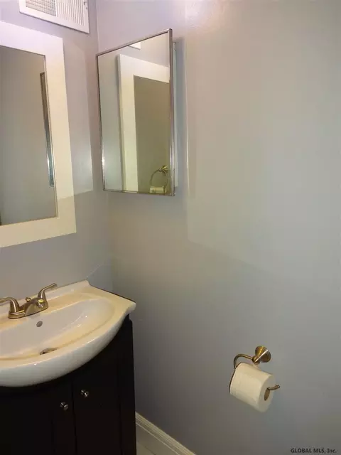 13 Spruce Ct, Delmar, NY 12054 photo 19
