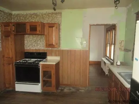 63 Oconnell St, Albany, NY 12209 photo 6