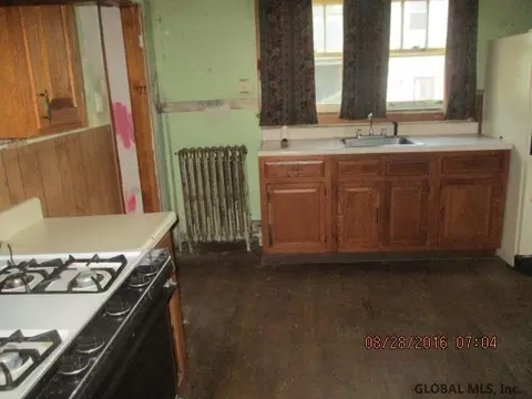 63 Oconnell St, Albany, NY 12209 photo 7