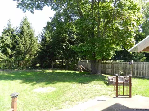 11 Schuster Rd, Schenectady, NY 12303 photo 21