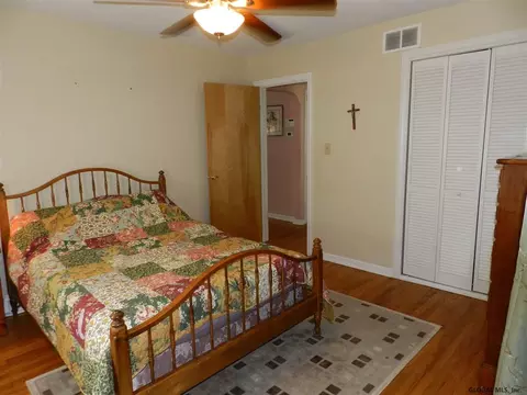 11 Schuster Rd, Schenectady, NY 12303 photo 10