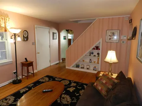 11 Schuster Rd, Schenectady, NY 12303 photo 5