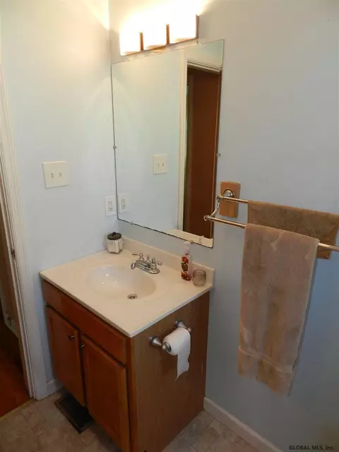 11 Schuster Rd, Schenectady, NY 12303 photo 14