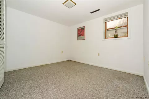 12 Sutherland Ct, Delmar, NY 12054 photo 17