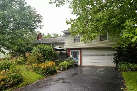 12 Sutherland Ct, Delmar, NY 12054 photo 1