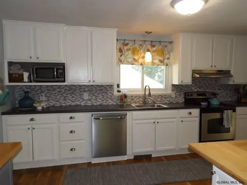 1158 Baker Ave, Schenectady, NY 12309 photo 7