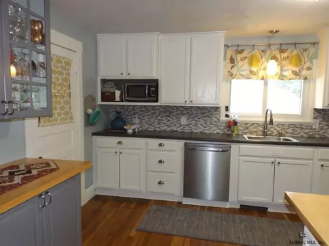 1158 Baker Ave, Schenectady, NY 12309 photo 9