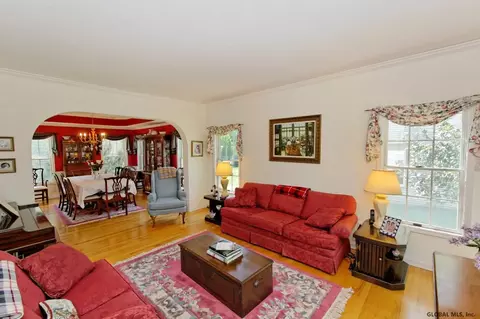 620 Vanderlyn Ln, Slingerlands, NY 12159 photo 4