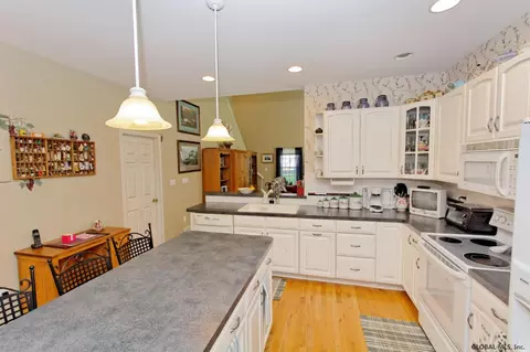 620 Vanderlyn Ln, Slingerlands, NY 12159 photo 7