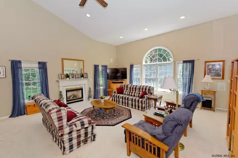 620 Vanderlyn Ln, Slingerlands, NY 12159 photo 9