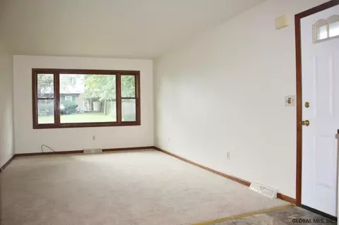 151 Clement Ave, Schenectady, NY 12304 photo 2