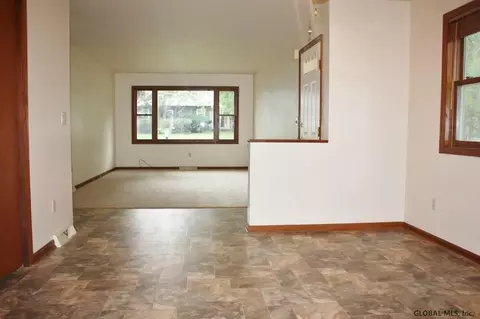 151 Clement Ave, Schenectady, NY 12304 photo 3