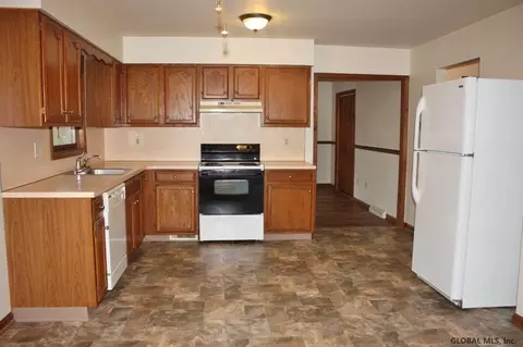 151 Clement Ave, Schenectady, NY 12304 photo 5