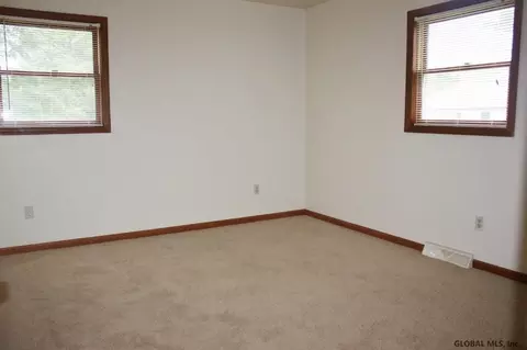 151 Clement Ave, Schenectady, NY 12304 photo 13