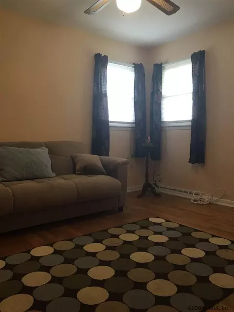4 White St, Schenectady, NY 12308 photo 6