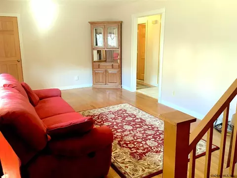 4 White St, Schenectady, NY 12308 photo 2