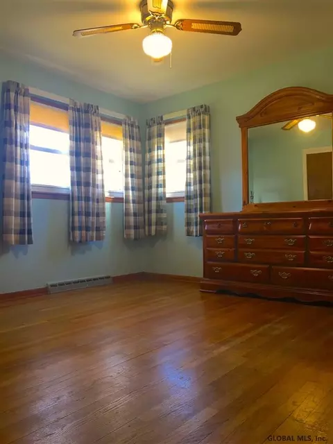 4 White St, Schenectady, NY 12308 photo 5