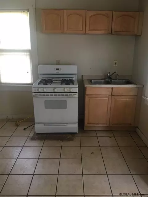52 Marshall Ave, Schenectady, NY 12304 photo 8