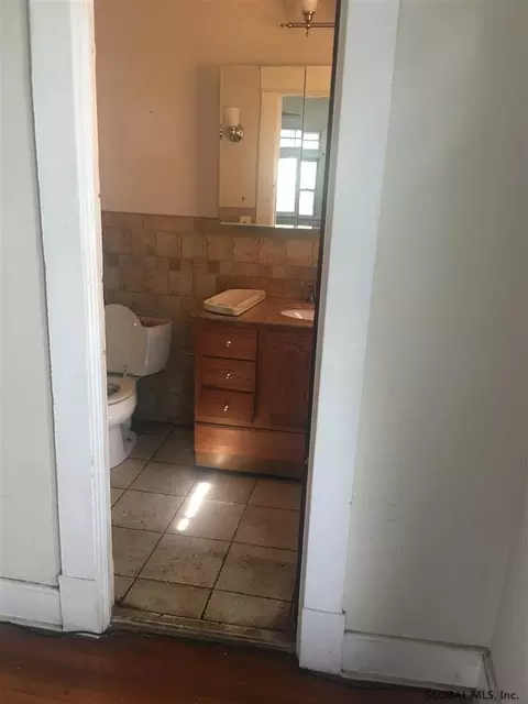 52 Marshall Ave, Schenectady, NY 12304 photo 5
