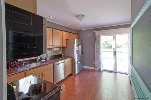 14 Crowsnest Ct, Waterford, NY 12188 photo 4