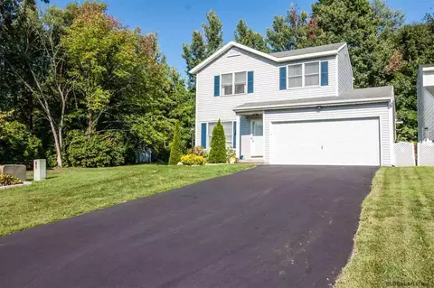 14 Crowsnest Ct, Waterford, NY 12188 photo 1