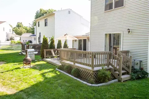 14 Crowsnest Ct, Waterford, NY 12188 photo 3