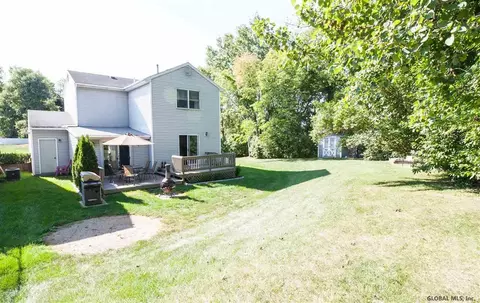 14 Crowsnest Ct, Waterford, NY 12188 photo 2