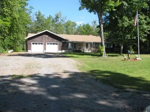522 Van Antwerp Rd, Johnstown, NY 12095 photo 2
