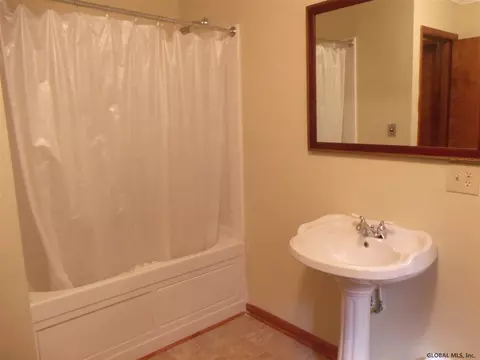 522 Van Antwerp Rd, Johnstown, NY 12095 photo 12