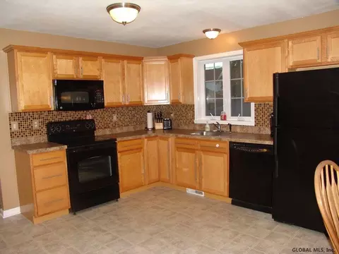 2017 William St, Schenectady, NY 12306 photo 8