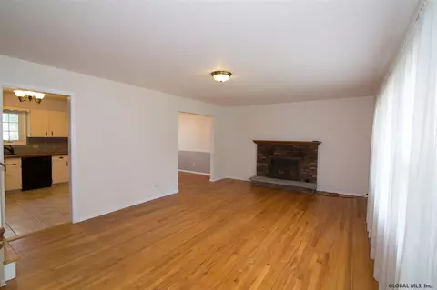 1155 Hendrickson Ave, Schenectady, NY 12309 photo 4