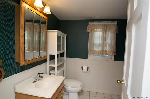 1155 Hendrickson Ave, Schenectady, NY 12309 photo 14