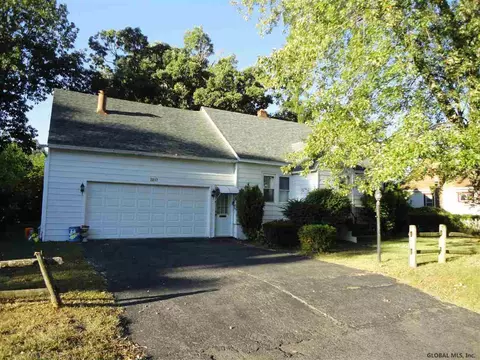 2017 Careleon Rd, Schenectady, NY 12303 photo 1
