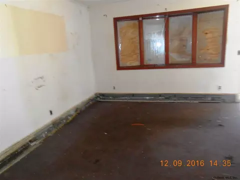 246 Division St, Schenectady, NY 12304 photo 7