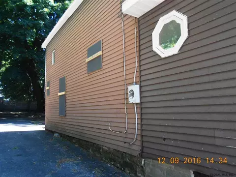 246 Division St, Schenectady, NY 12304 photo 3