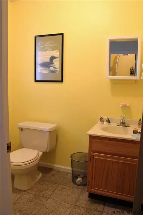 38 Esplande St, Selkirk, NY 12158 photo 8