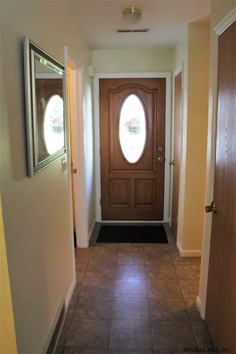 38 Esplande St, Selkirk, NY 12158 photo 3