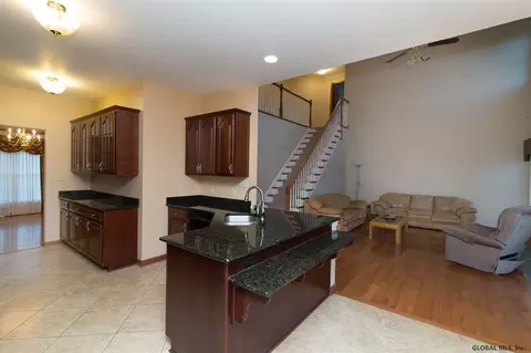 27 Devonshire Way, Clifton Park, NY 12065 photo 6