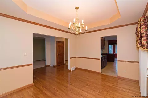 27 Devonshire Way, Clifton Park, NY 12065 photo 3