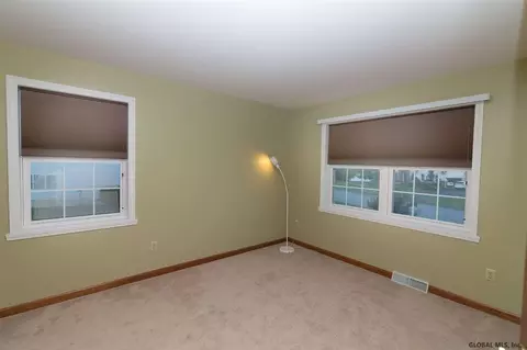 27 Devonshire Way, Clifton Park, NY 12065 photo 11