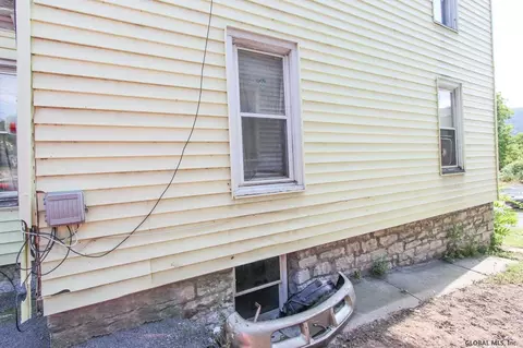 654 E Main St, Cobleskill, NY 12043 photo 4
