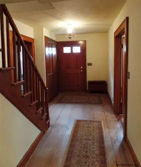 66 Putnam Rd, Schenectady, NY 12306 photo 2