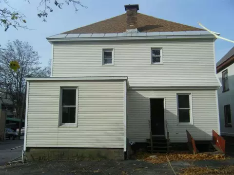 18 Elder St, Schenectady, NY 12304 photo 2