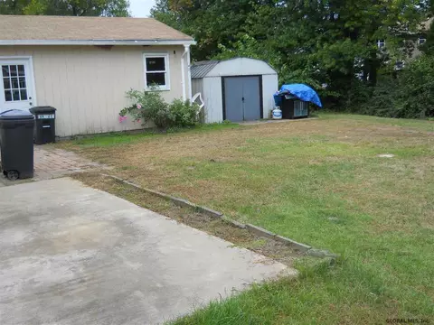 505 Chadwick Rd, Schenectady, NY 12304 photo 18
