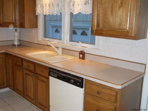 505 Chadwick Rd, Schenectady, NY 12304 photo 11