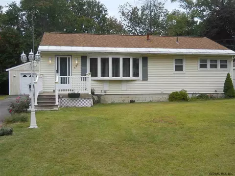 505 Chadwick Rd, Schenectady, NY 12304 photo 2