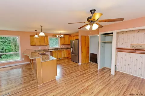 2186 East Schodack Rd, Castleton, NY 12033 photo 9